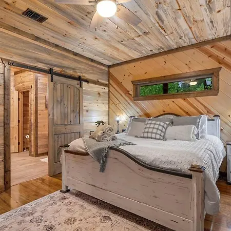 King Suite! Hot Tub, Arcade Games, L2 Ev, Fire Pit, Kids Playset, Ping Pong, Dog Friendly Broken Bow Extérieur photo