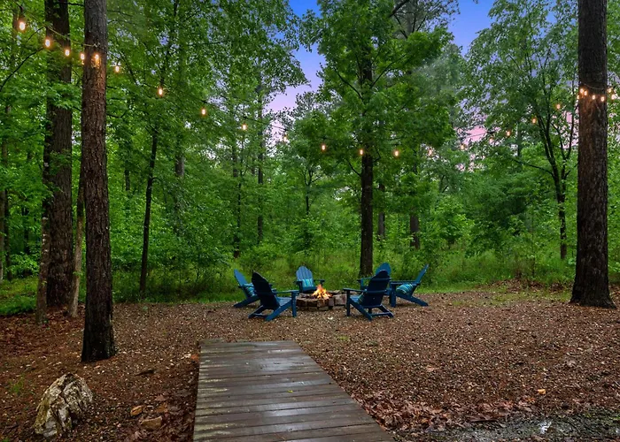 King Suite! Hot Tub, Arcade Games, L2 Ev, Fire Pit, Kids Playset, Ping Pong, Dog Friendly