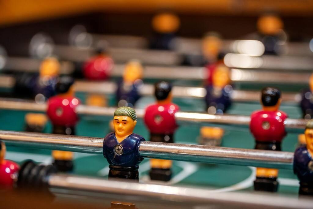 King Suite! Hot Tub, Arcade Games, L2 Ev, Fire Pit, Kids Playset, Ping Pong, Dog Friendly Hébergement de vacances *