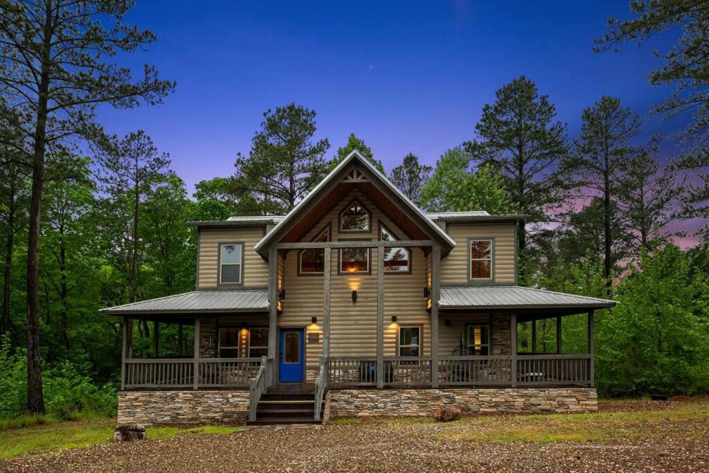 King Suite! Hot Tub, Arcade Games, L2 Ev, Fire Pit, Kids Playset, Ping Pong, Dog Friendly Hébergement de vacances Broken Bow