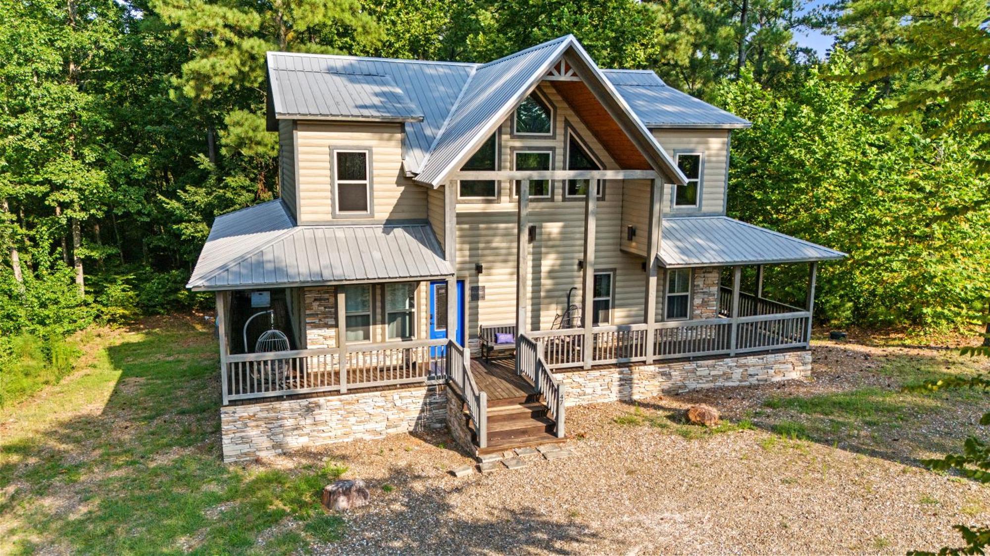 King Suite! Hot Tub, Arcade Games, L2 Ev, Fire Pit, Kids Playset, Ping Pong, Dog Friendly Hébergement de vacances