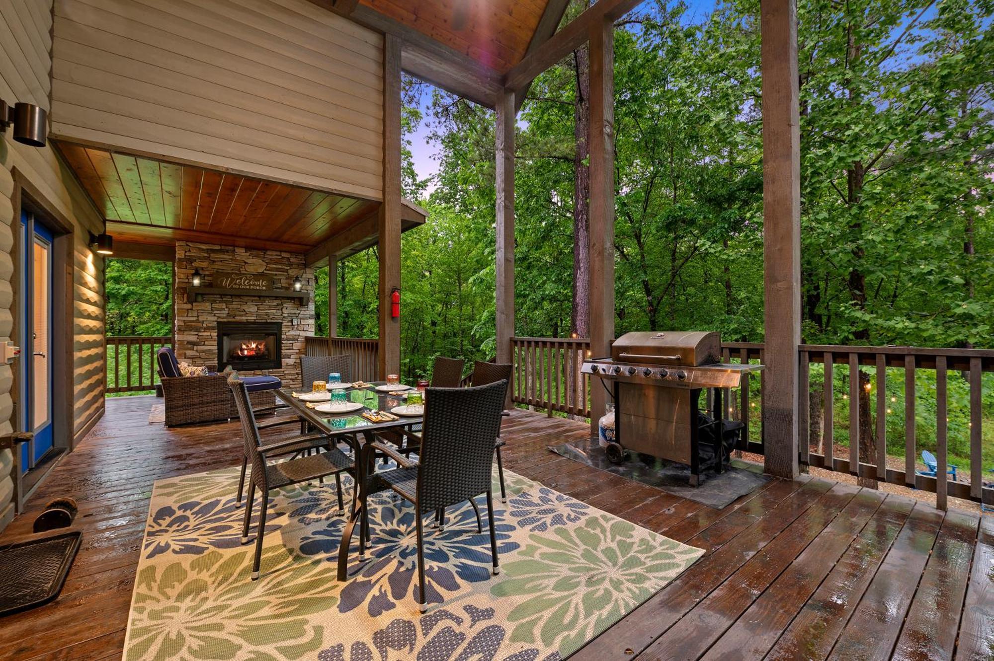 King Suite! Hot Tub, Arcade Games, L2 Ev, Fire Pit, Kids Playset, Ping Pong, Dog Friendly Hébergement de vacances Broken Bow